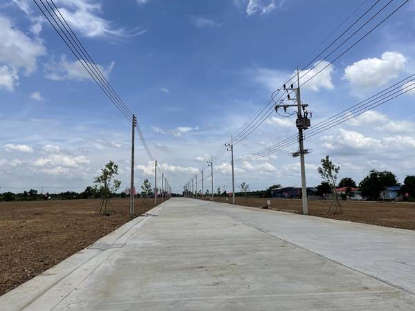 ขายที่ดิน สาธารณูปโภคครบ ไฟฟ้าสามเฟส  ท่อระบายน้ำ เนื้อที่เริ่มต้น 206 ตรว.